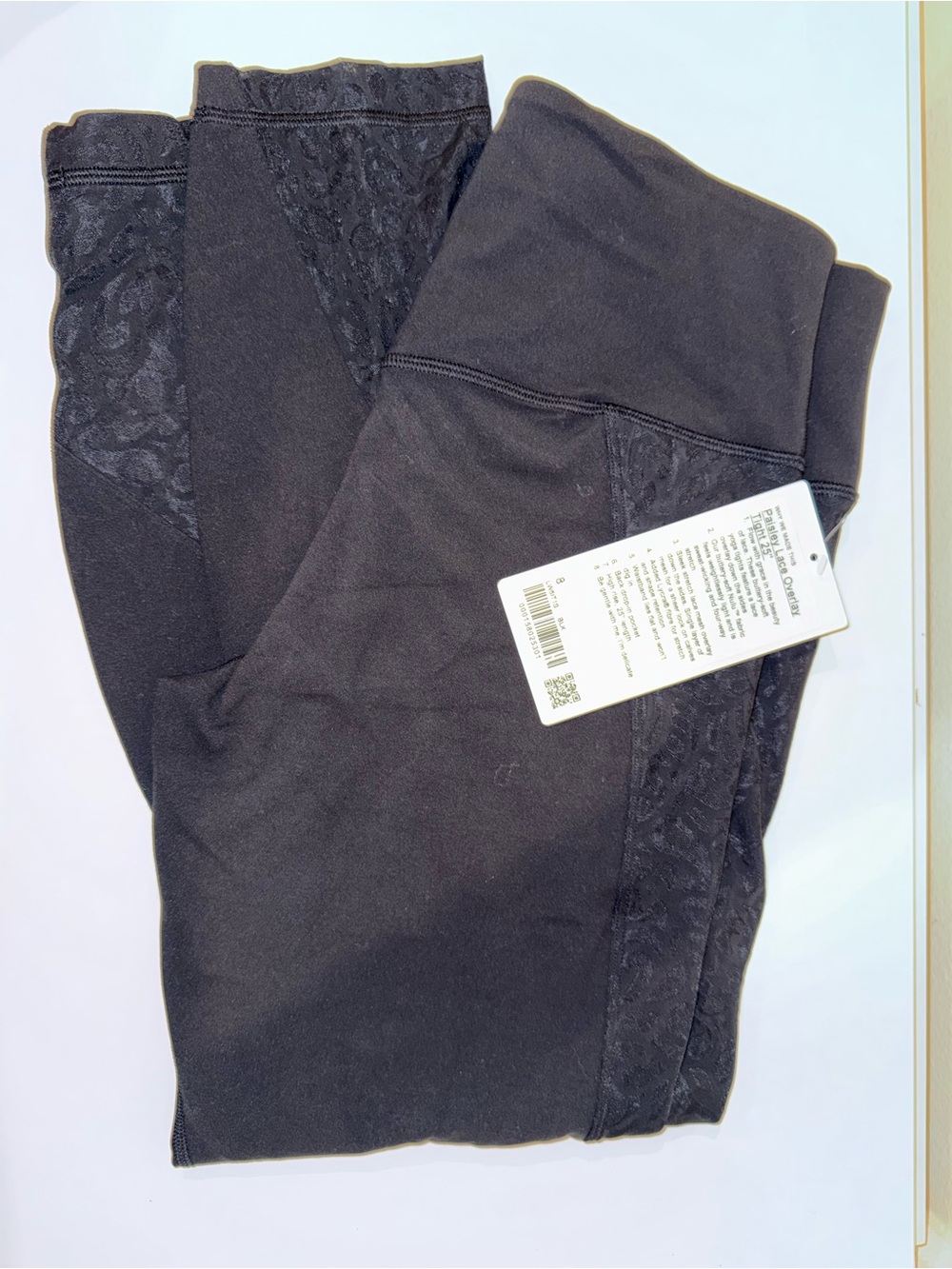 Lululemon Paisley Lace Overlay Tights in Black-Size 8